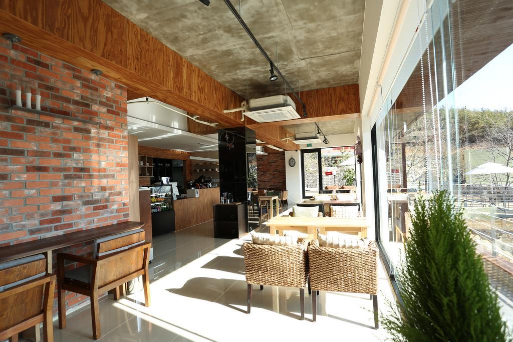 Radiance Tourist Hotel Geoje Exterior foto