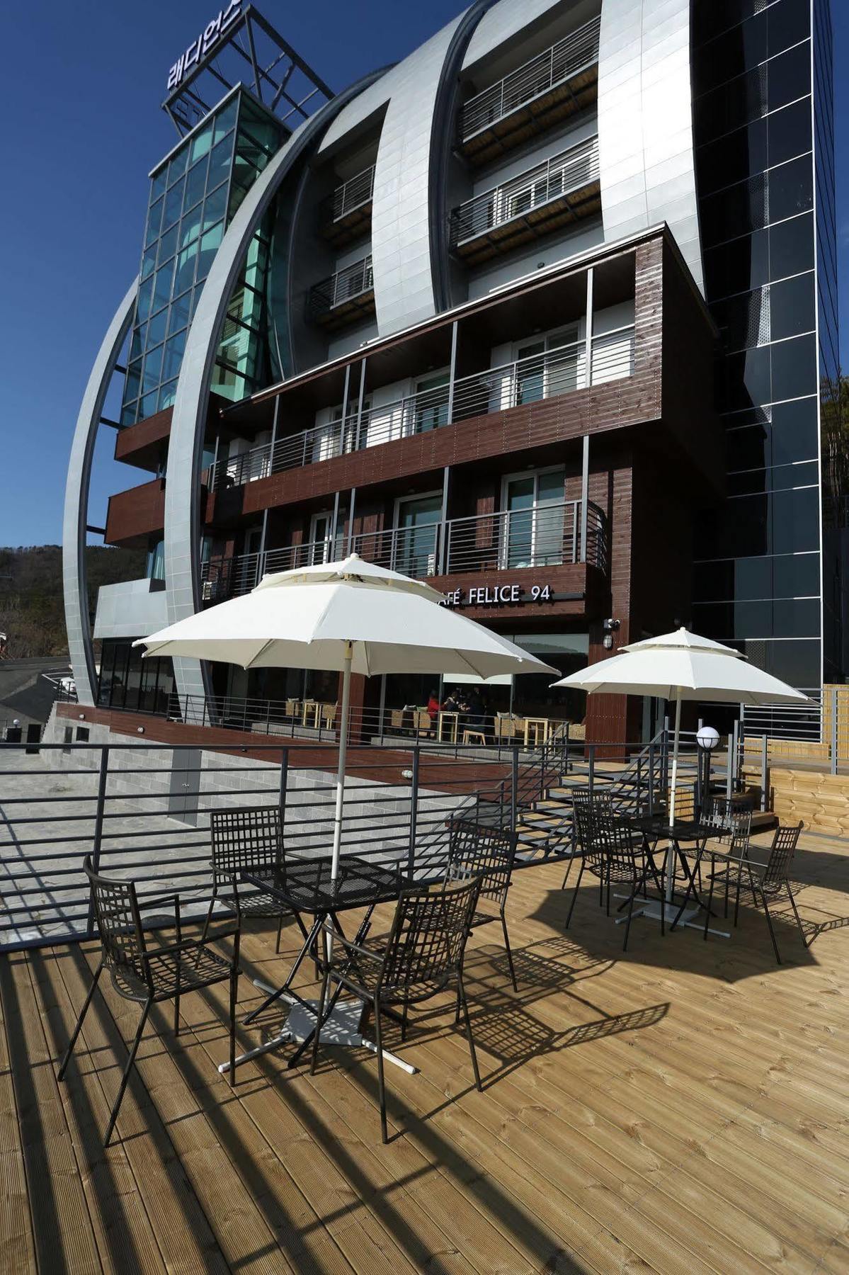 Radiance Tourist Hotel Geoje Exterior foto