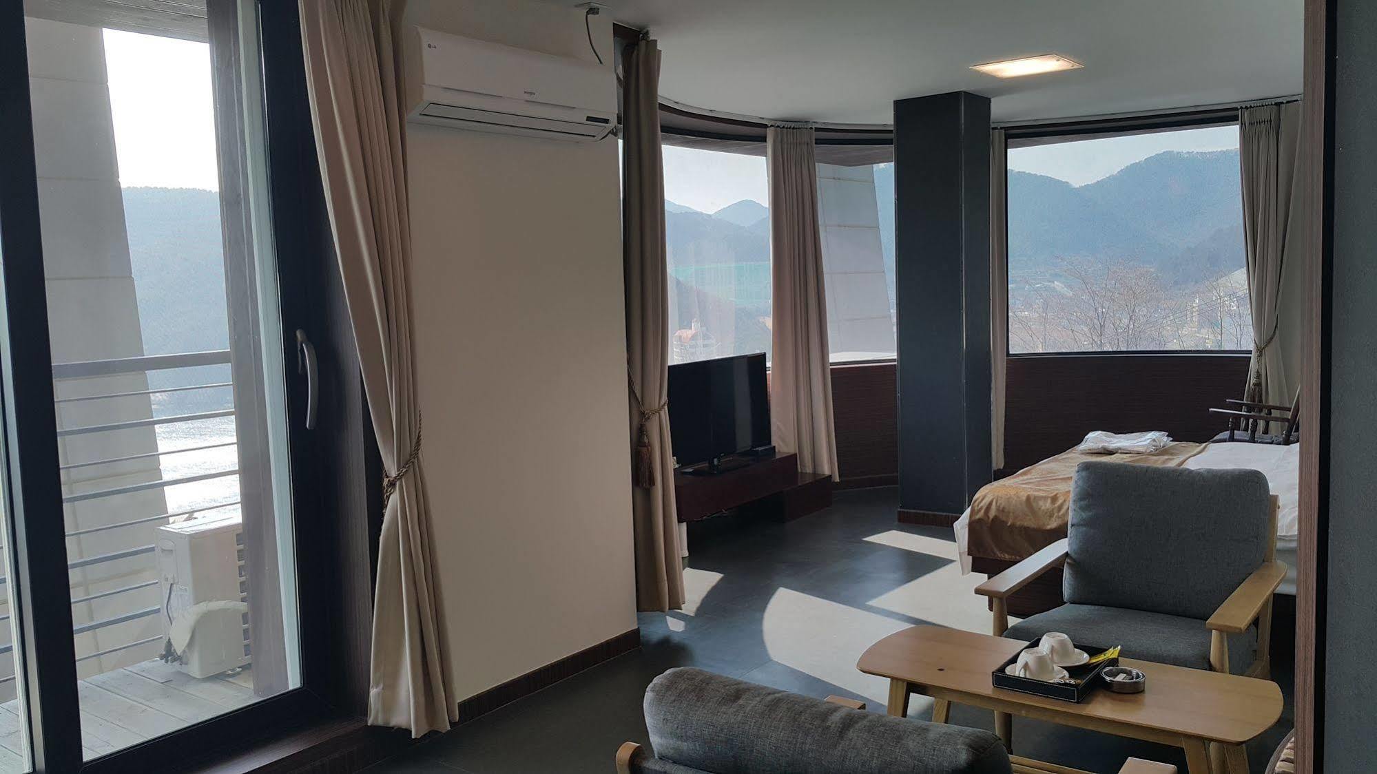 Radiance Tourist Hotel Geoje Exterior foto